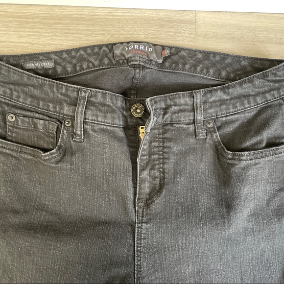 Torrid Premium Women’s High Rise Curvy Ankle Black Jeans Plus Size 14 14R‎ - Picture 2 of 8